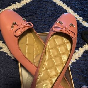 Michael Kors Coral Bow Flats size 9.5 M